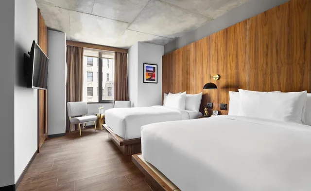 غرفة بسريرين مزدوجين لذوي الإعاقة، Grayson Hotel in the Unbound Collection by Hyatt 3/7