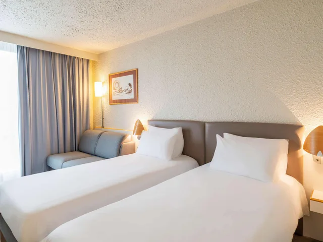 غرفة كلاسيكية بسريرين منفصلين، NOVOTEL VALENCIENNES AERODROME 1/4