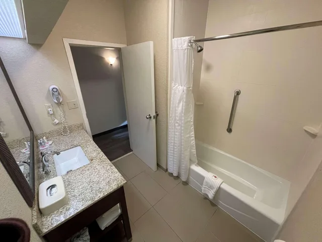 جناح، Comfort Inn Pinehurst NC 5/8