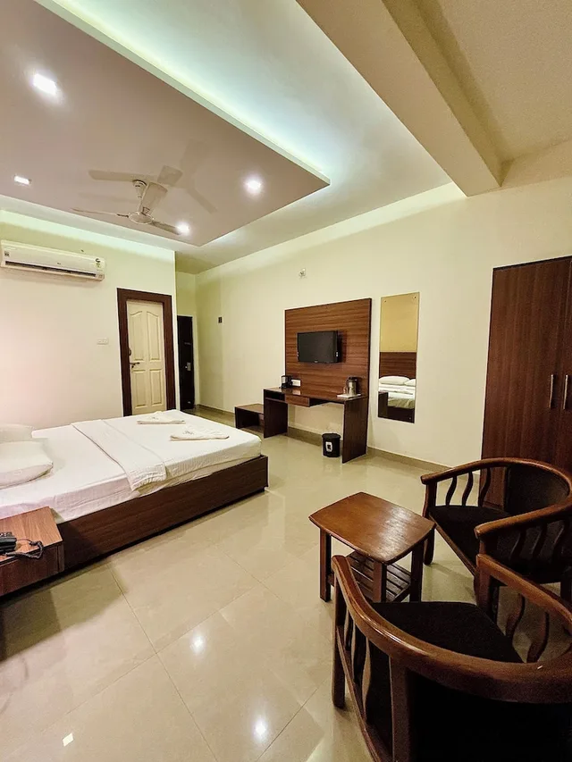 غرفة بريميوم بسرير كوين، Hotel Citywalk Residency 2/4
