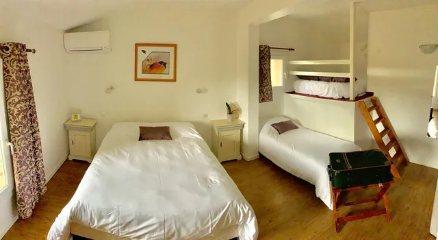 غرفة قياسية بسرير مزدوج، Auberge Cigaloise 1/5