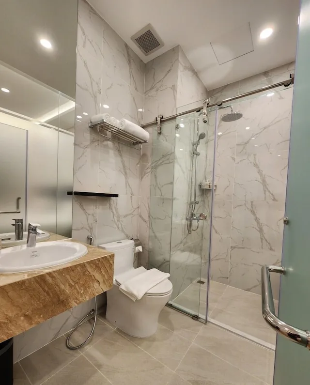 غرفة قياسية مفردة بسريرين منفصلين، Ruby Hotel Ben Thanh 3/3