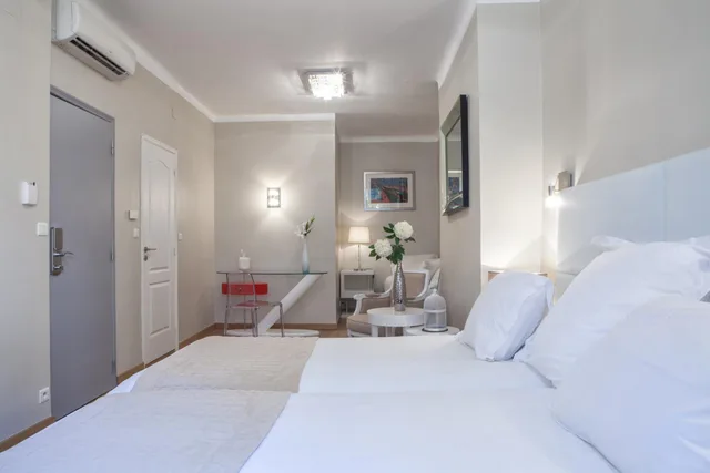 Suite, Double or Twin Bed, HOTEL DE FRANCE 1/10