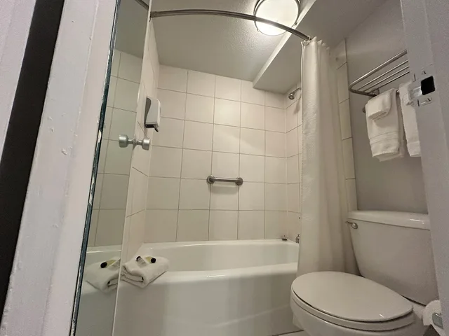 Room, King Bed, Smoking, Suite Dreams Motel Mattoon I 57 9/10