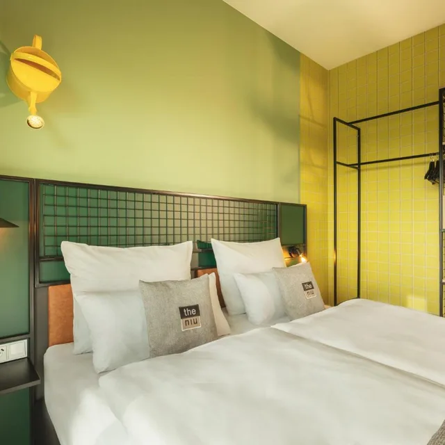 Standard, King Bed, Queen Bed, Holiday Inn - the niu, Dwarf Berlin Schoneberg 3/10