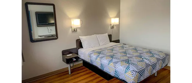 غرفة بسرير كينج، Motel6 Dayton, OH 3/6