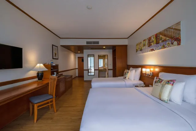 غرفة ديلوكس بسرير مزدوج أو سريرين منفصلين بإطلالة على المدينة، Royal Phuket City Hotel 2/4