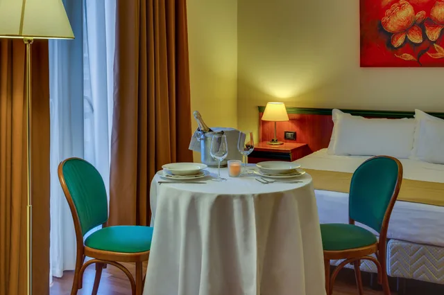 Junior Suite, King Bed, Hotel Raffaello 8/10