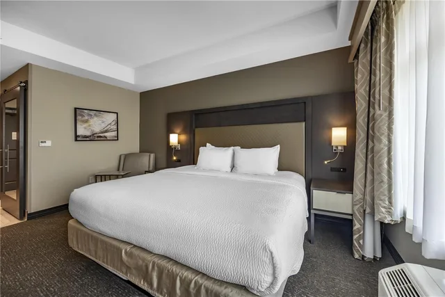 غرفة بسرير كينج بمطبخ، Best Western Plus Executive Residency Jackson Northeast 1/4