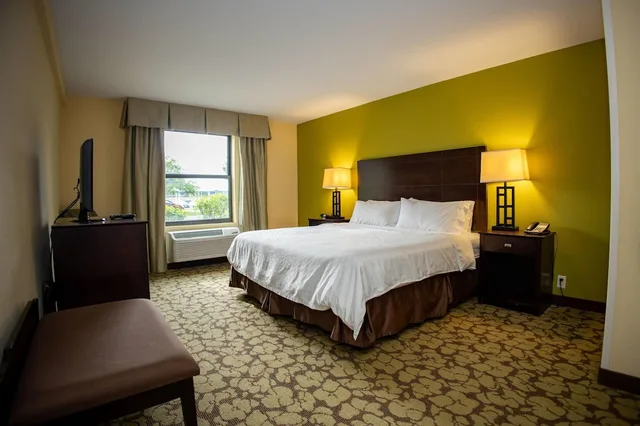 غرفة بسرير كينج، Hotel Gurnee 1/4