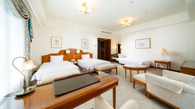 Select, Executive, Suite, Triple, with View، KOKO HOTEL Osaka Shinsaibashi 2/2