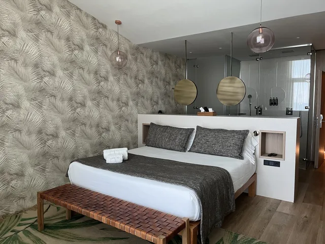 غرفة جونيور بسرير مزدوج بإطلالة على البحر، Hotel Tropical Gava Mar 1/2