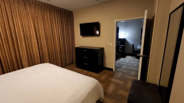 جناح بسرير كينج بغرفة نوم واحدة بمطبخ لذوي الإعاقة، Staybridge Suites Denver Downtown 2/8