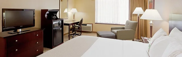 غرفة أساسية بسرير مزدوج، Armoni Inn and Suites 1/2