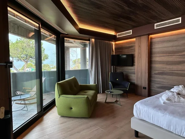 جناح جونيور بإطلالة على البحيرة بجاكوزي، Alevic Hotel Sirmione 8/10