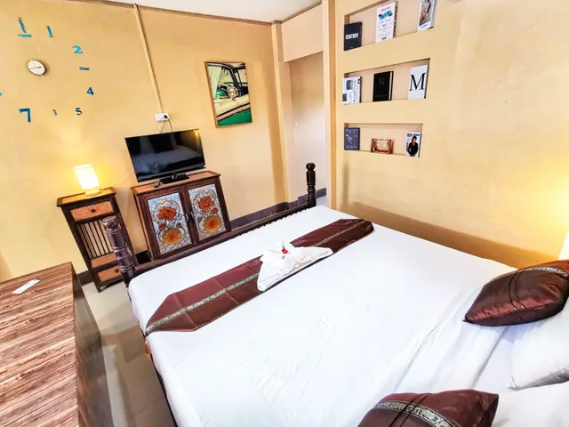 غرفة قياسية بسرير كوين بشرفة، The Train Resort And Spa 1/2