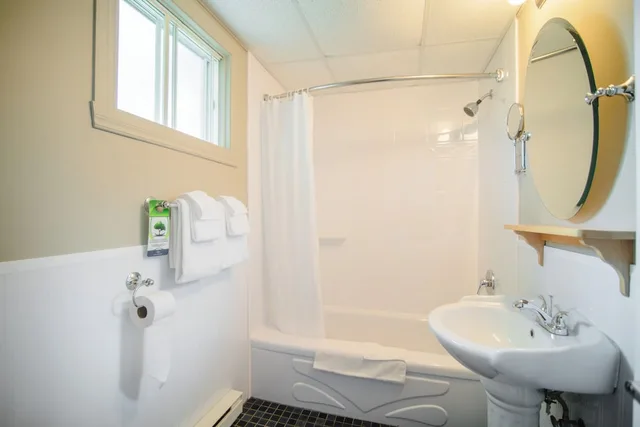 Pavilion, Comfort, 2 Double Beds، Hostellerie Baie Bleue 3/3