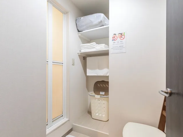 غرفة عائلية بسريرين منفصلين وسرير كينج وسرير فردي مع أريكة، Sakuragawa Riverside Hotel 9/10
