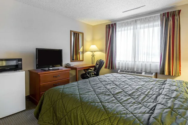غرفة بسرير كينج لذوي الإعاقة، Quality Inn Delta Gateway to Rocky Mountains 2/2