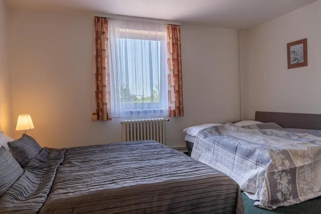 غرفة رباعية، Kanarek Hotel 1/3