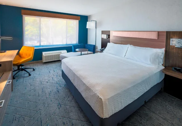غرفة قياسية بسرير كوين، Holiday Inn Express La Mesa Near SDSU 1/3