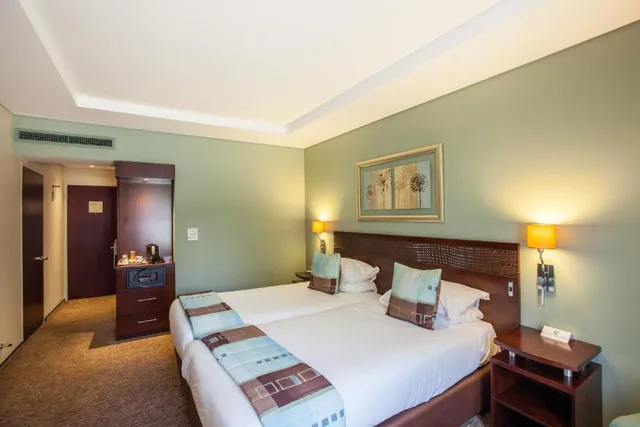 غرفة قياسية بسريرين منفصلين لغير المدخنين، City Lodge Lynnwood 1/2