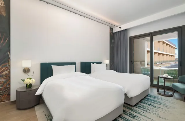 غرفة سوبيريور بسرير كينج، فندق ومنتجع مكارم النخيل(Rixos Obhur Jeddah Resort & Villas) 1/6