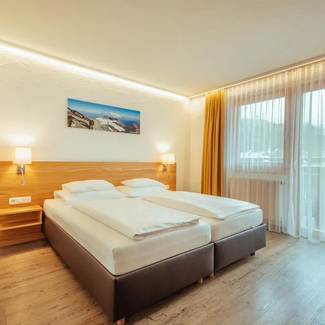 غرفة بسرير مزدوج بشرفة، Hotel Gesser Sillian 3/10