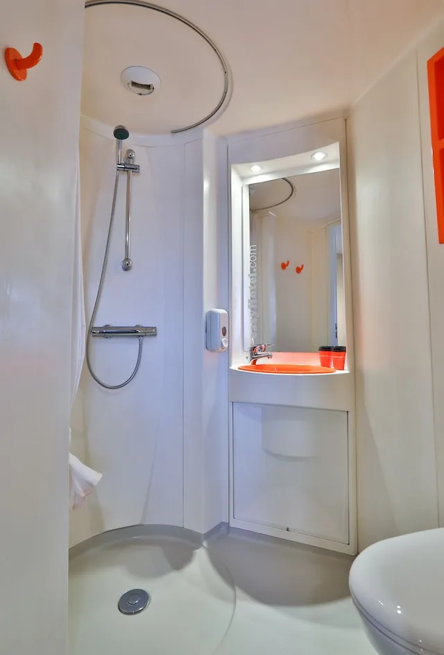 غرفة قياسية بسرير مزدوج، easyHotel Sofia 4/5