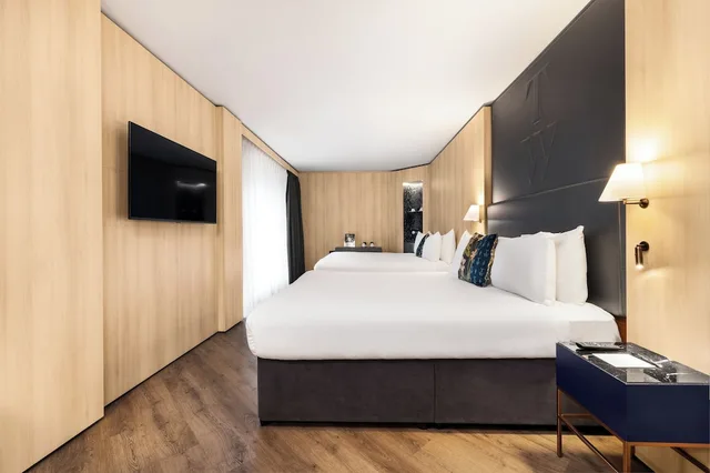 جناح جونيور عائلي بسرير كينج وسرير مزدوج، Hotel Riu Plaza London The Westminster 3/6