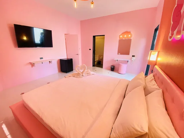 جناح شهر العسل بسرير كينج، Bed Villa Resort Chaing Rai 2/3