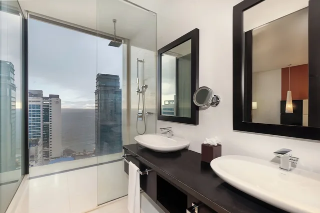 غرفة سوبيريور بسرير كينج بإطلالة على المدينة، Pullman Colombo Downtown 3/3