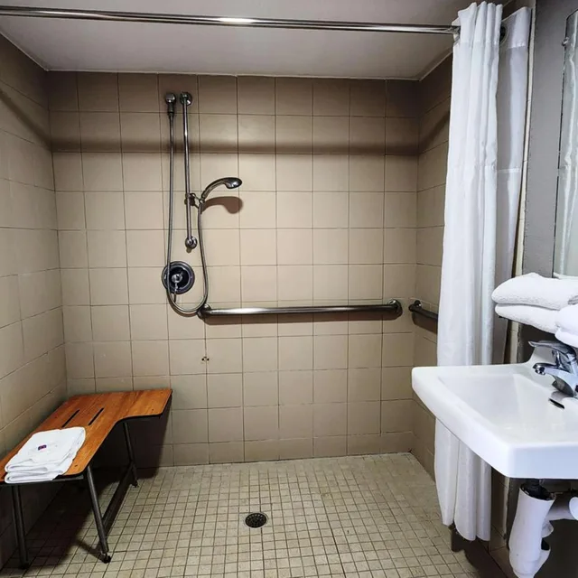 غرفة بسرير كوين لذوي الإعاقة، Motel6 Webster Tx Houston Nasa Lake 7/10