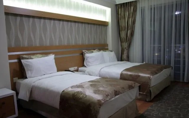 غرفة ثلاثية بسرير مزدوج وسرير فردي، GEVHER HOTEL 3/3