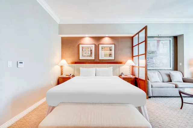 جناح إليت سيغنتشر بسريرين كينج بشرفة بغرفتي نوم مع أريكة بحوض جاكوزي، Jet Luxury Elite at The Signature 1/10