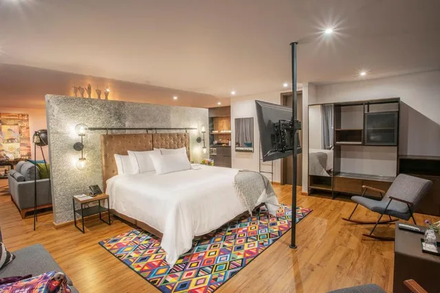 جناح، Hotel V1501 2/4