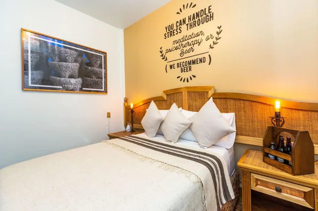 Private, Junior، Mala Vecindad Beer Hotel 8/10