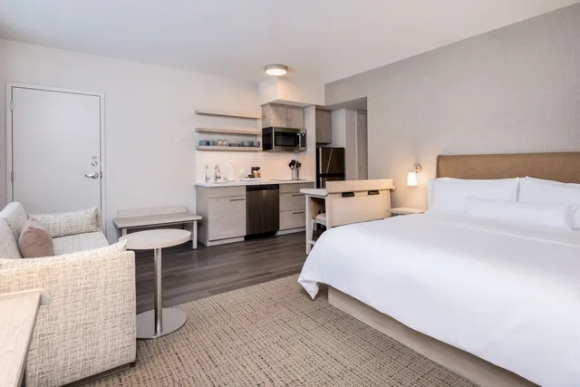 Studio, King Bed, Sofa, Accessible, Element San Jose Airport 1/5