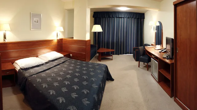 غرفة سوبيريور ثلاثية بسرير مزدوج بشرفة، Benczur Hotel 6/10