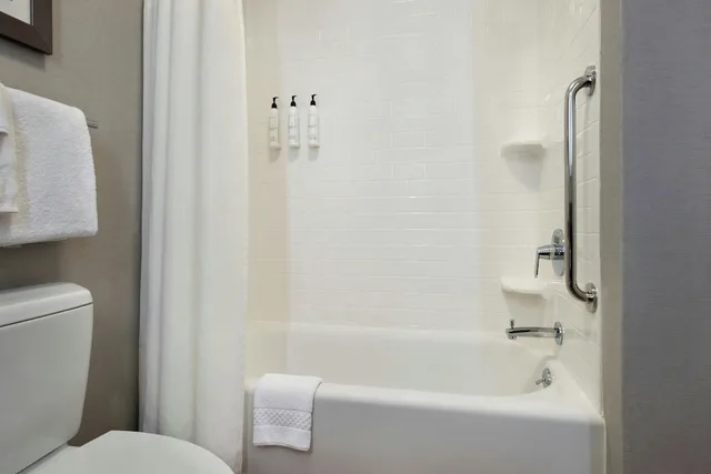 غرفة بسريرين كوين لذوي الإعاقة، Fairfield Inn And Suites By Marriott Lenox Great Barrington 2/4