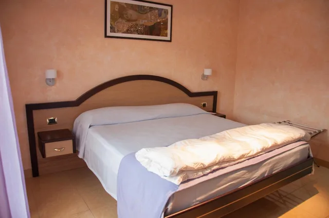 Room, Double Bed, Sea View, Grand Hotel Paradiso 8/10