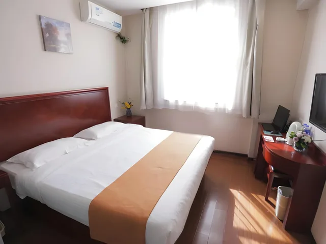 غرفة بزنس بسرير كينج وسرير كوين، GreenTree Inn Baoding Sanfeng Road Agricultural University Shell Hotel 1/1