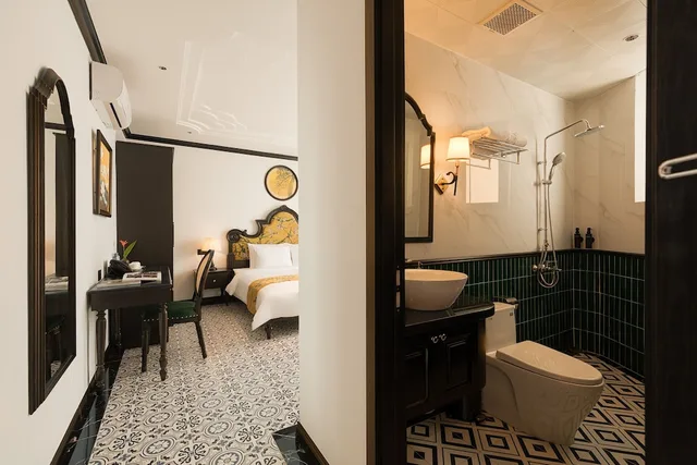 Deluxe, King Bed, City View, Balcony, C'Lau Hotel Ninh Binh - A Gem Nestled in Ancient Quarter 10/10