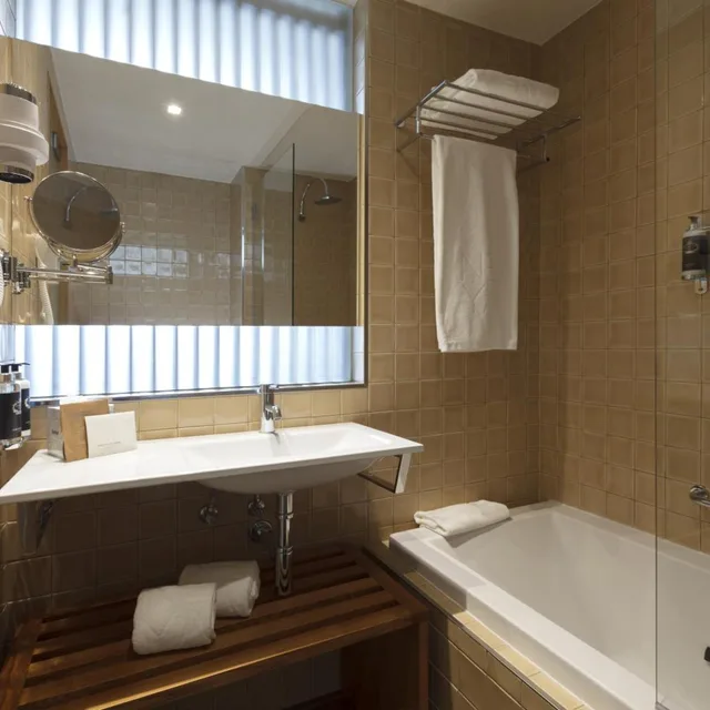 جناح بسرير كينج بإطلالة على النهر، NEYA Porto Hotel 7/10