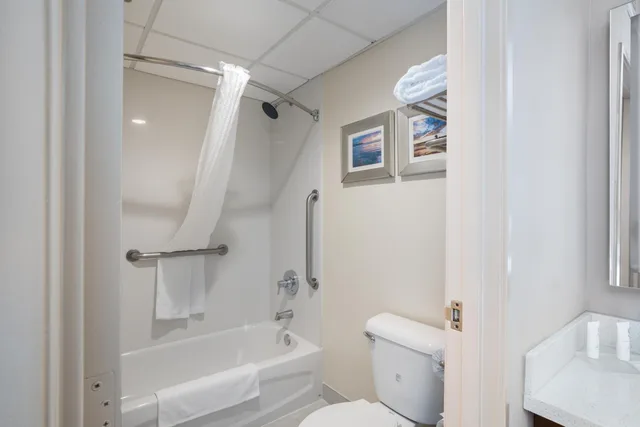 جناح استوديو بسرير كينج مع أريكة، MainStay Suites Orange County John Wayne Airport 2/2