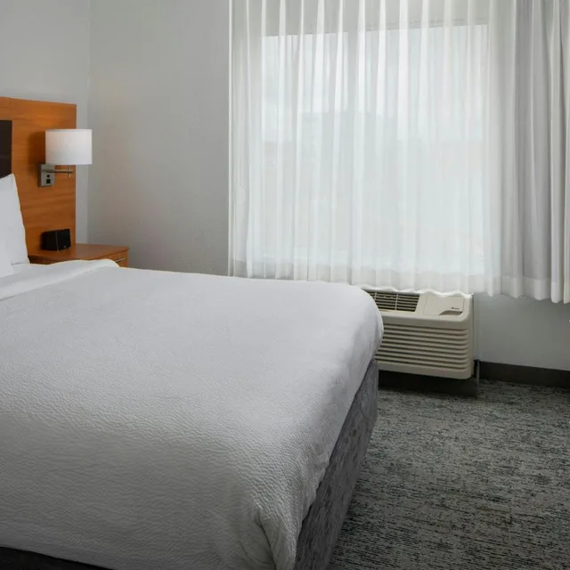 جناح بغرفتي نوم، TOWNEPLACE SUITES HUNTSVILLE WEST/REDSTONE GATEWAY 3/7