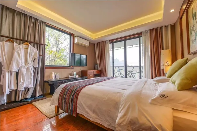 غرفة بسرير كينج، Secret Courtyard Resort Hotel 3/10