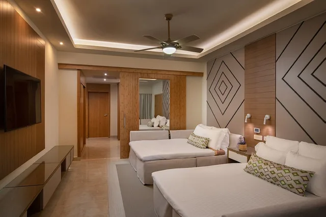 جناح عائلي بسرير كينج وسريرين كوين بغرفتي نوم مع أريكة، Dreams Onyx Resort And Spa Punta Cana 1/4