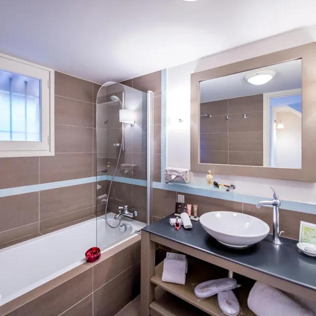 دوبلكس بسرير مزدوج بشرفة، Hotel Deluxe Spa Restaurant Cantemerle 2/2