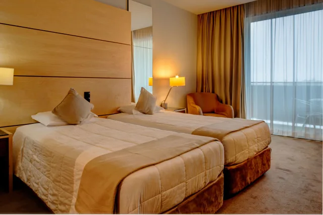 غرفة بسرير مزدوج أو سريرين منفصلين، Vip Executive Azores Hotel 4/10